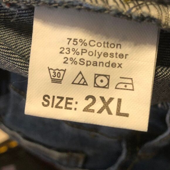Host pick 1X, 2X skinny crop blue jeans - Picture 6 of 6